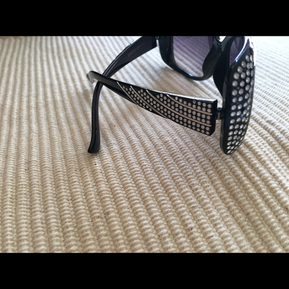 Sunglasses - Picture 3 of 3